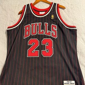 NWOT Michael Jordan #23 Black Pinstripes Chicago Bulls Mitchell & Ness 96-97 XL